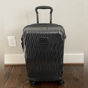 Tumi Latitude International Spinner Carry On Luggage